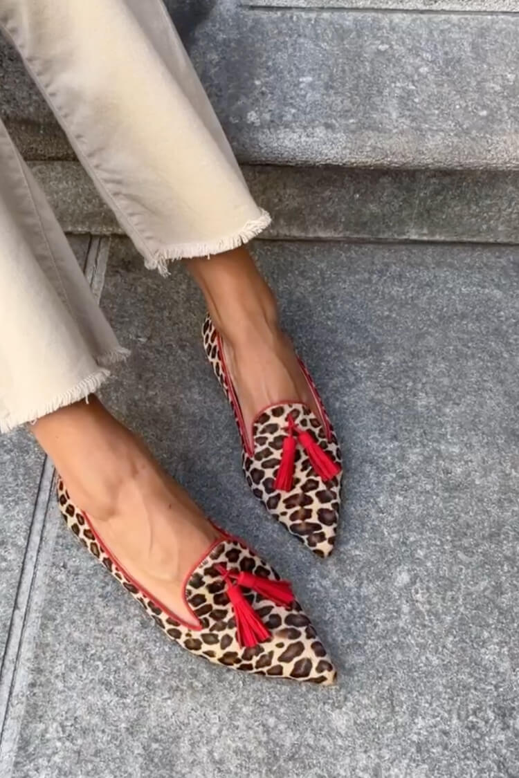 Manar | Pointed Loafer With Red Tassels