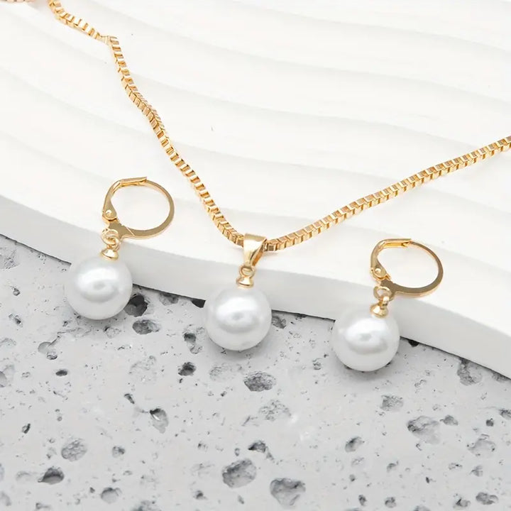 Pearl Harmony | Gold Necklace &amp; Earrings Set